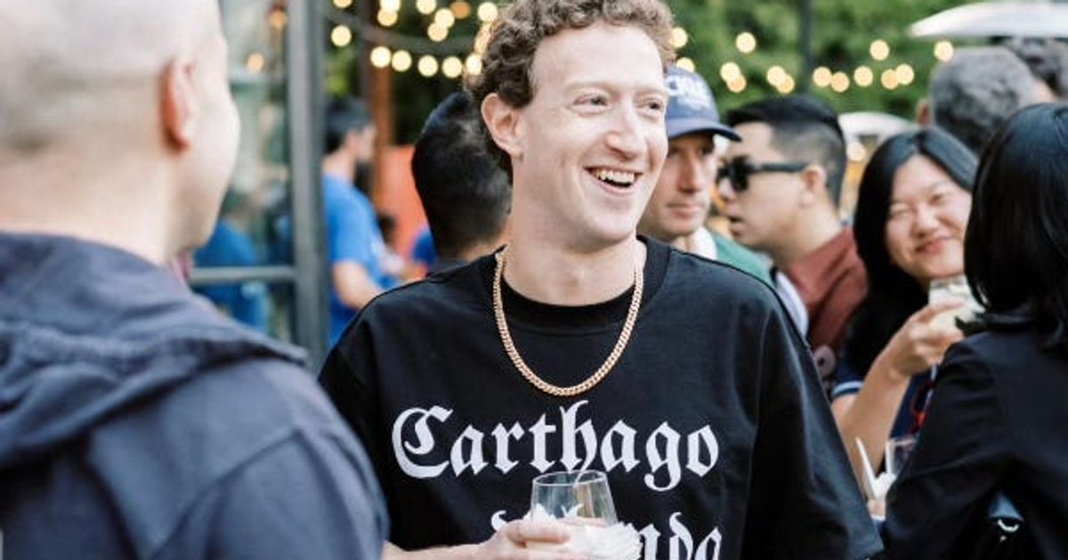 Zuckerberg gold chain